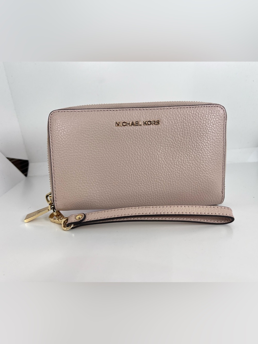 Michael Kors Soft Pink Jet Set Travel Leather Continental Wristlet